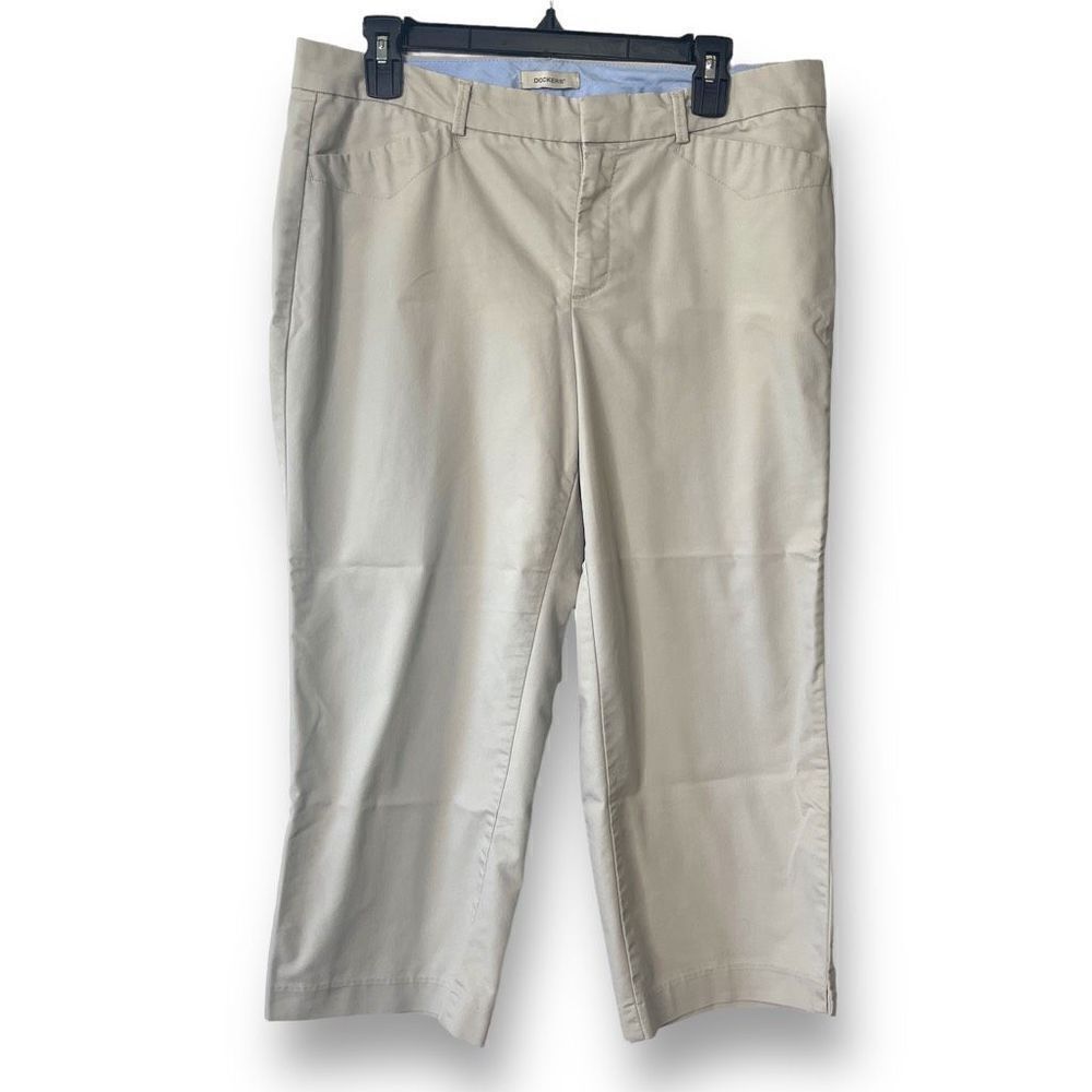 Dockers Women's Curvy Fit Cropped‎ Pants Cream Size 12